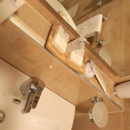Groane Otel Cesano Maderno